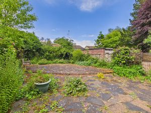 REAR PATIO GARDEN- click for photo gallery